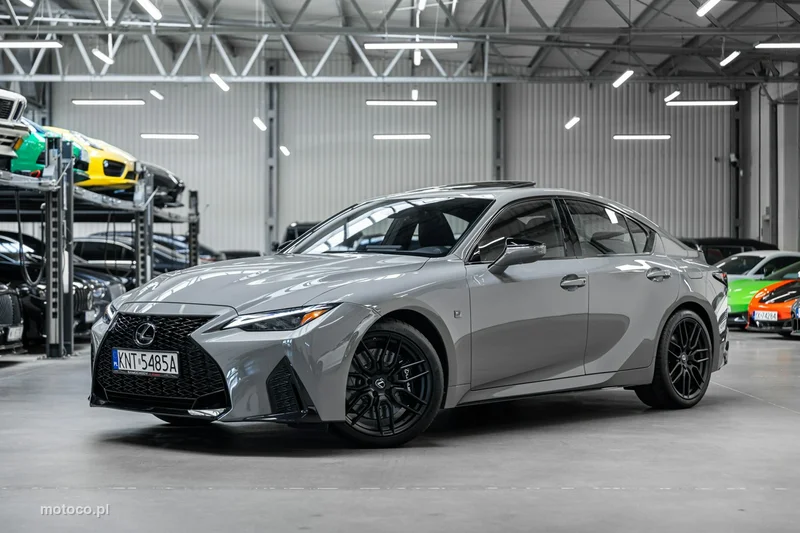 Lexus IS 2