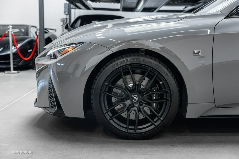Lexus IS 14