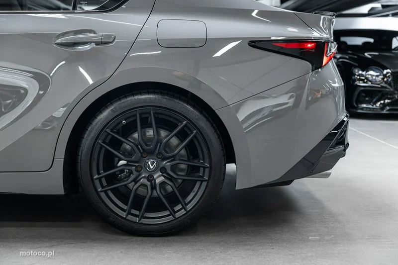 Lexus IS 15