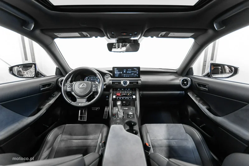Lexus IS 22