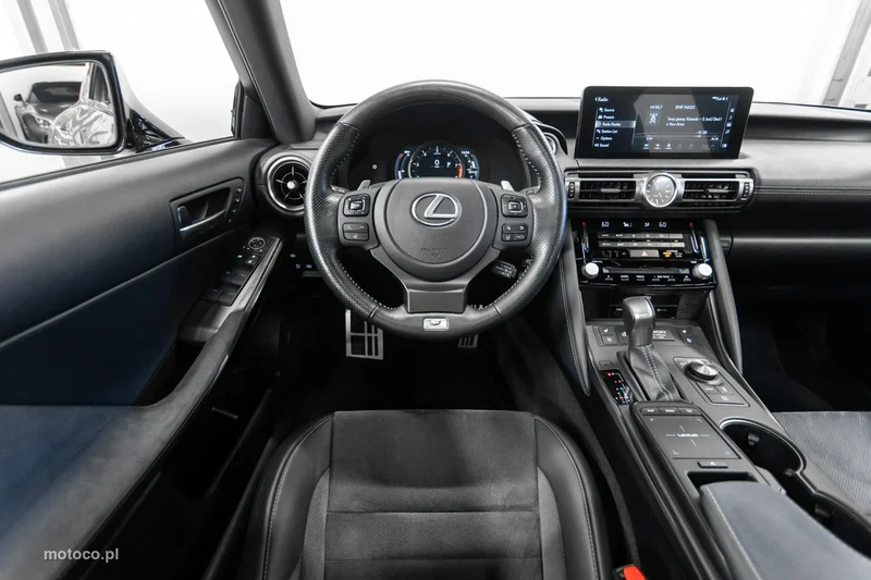 Lexus IS 27