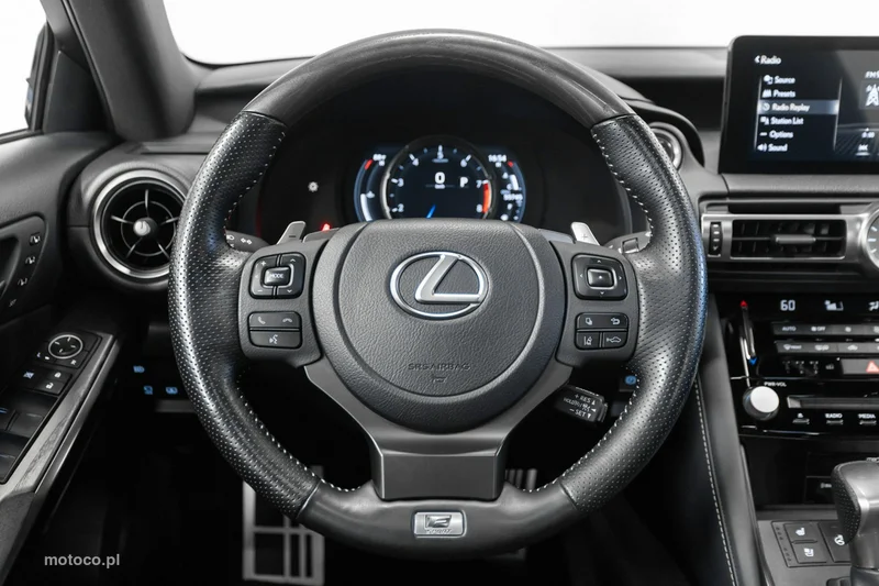 Lexus IS 28