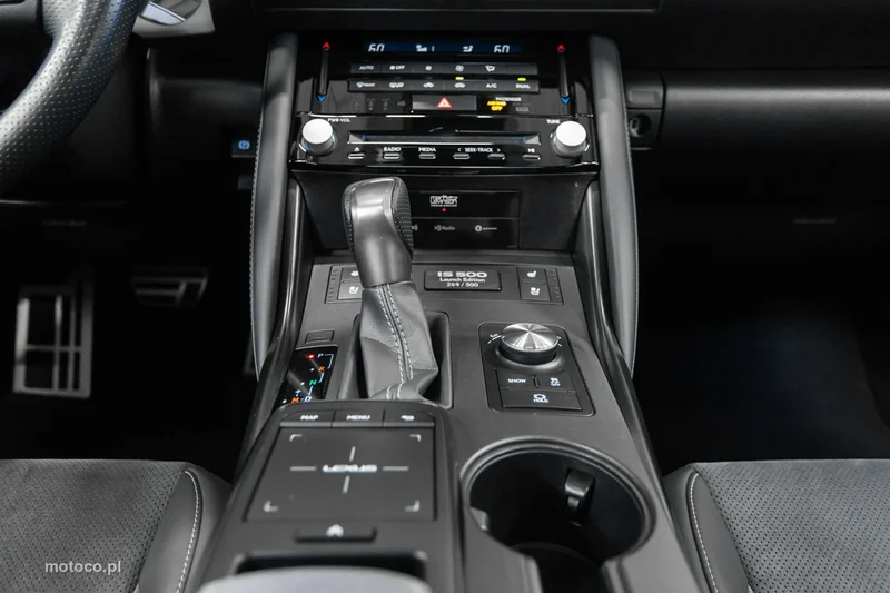 Lexus IS 29