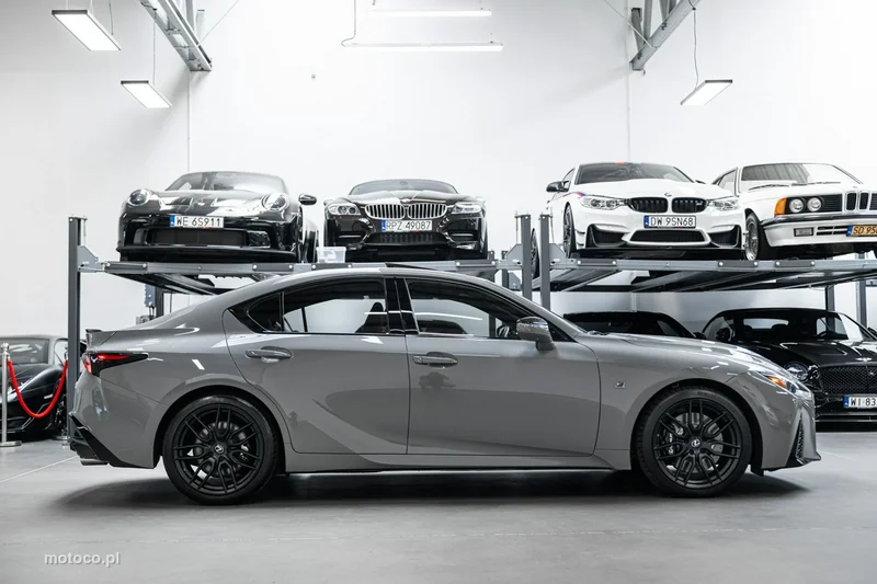 Lexus IS 5