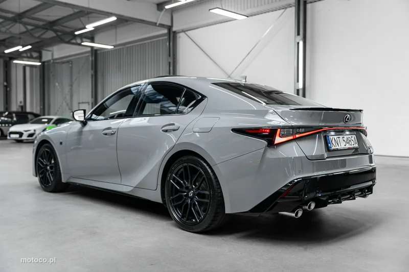Lexus IS 42