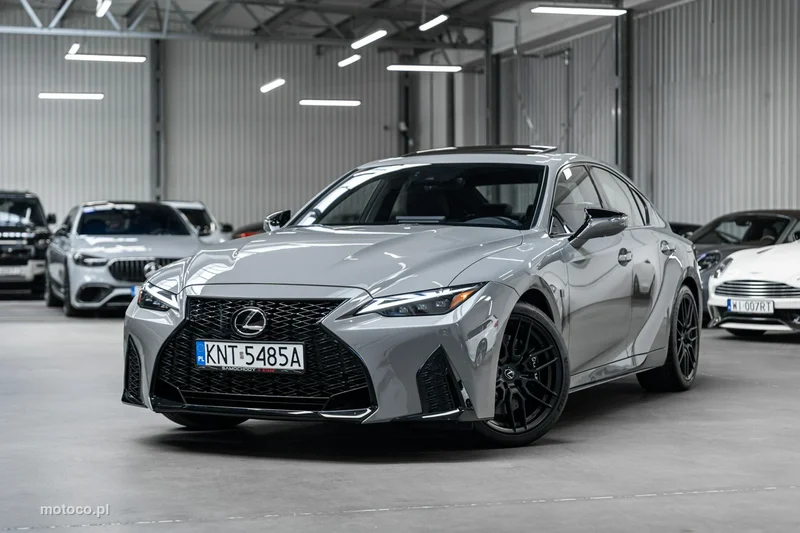 Lexus IS 43