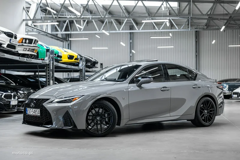 Lexus IS 44