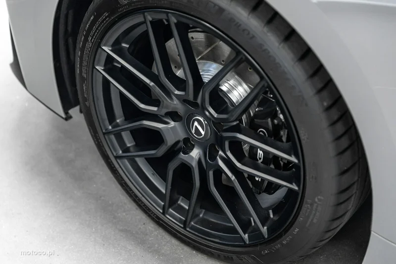 Lexus IS 49