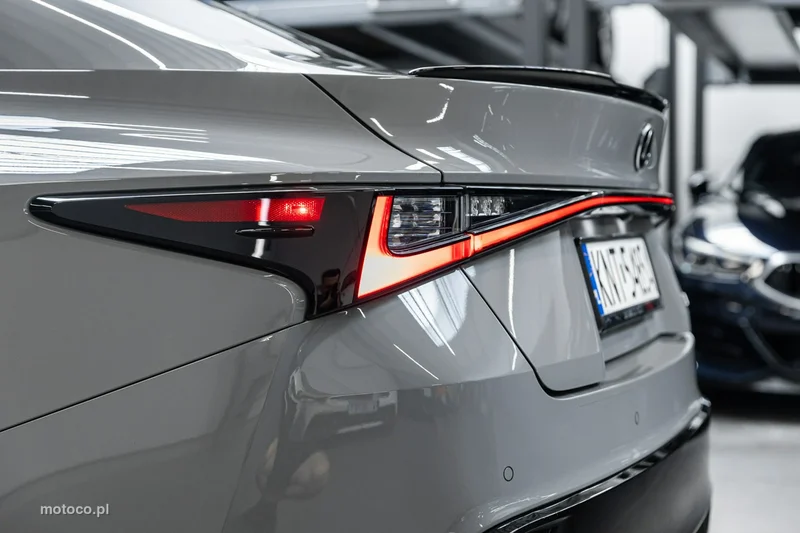 Lexus IS 50