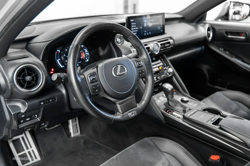 Lexus IS 58
