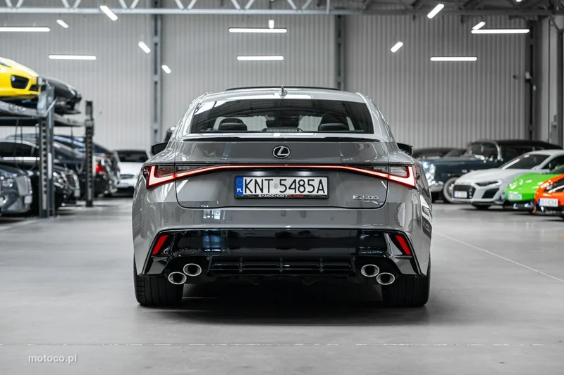 Lexus IS 7