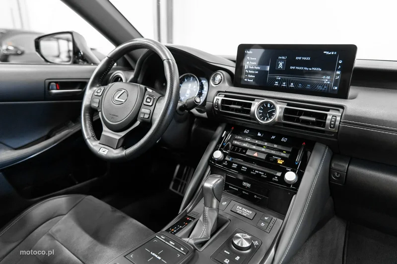 Lexus IS 73