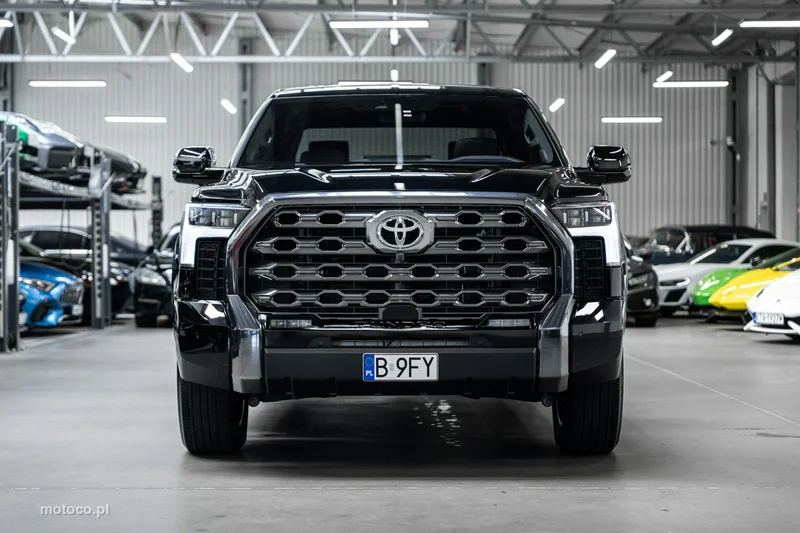 Toyota Tundra 2