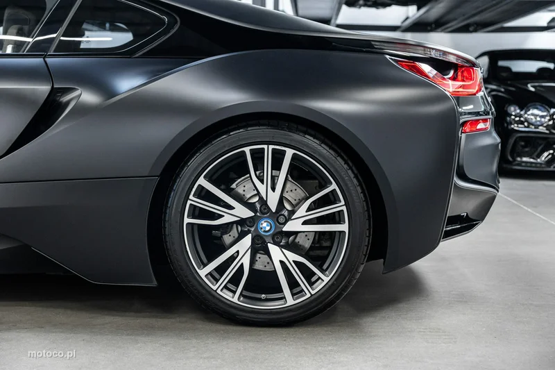 BMW i8 18