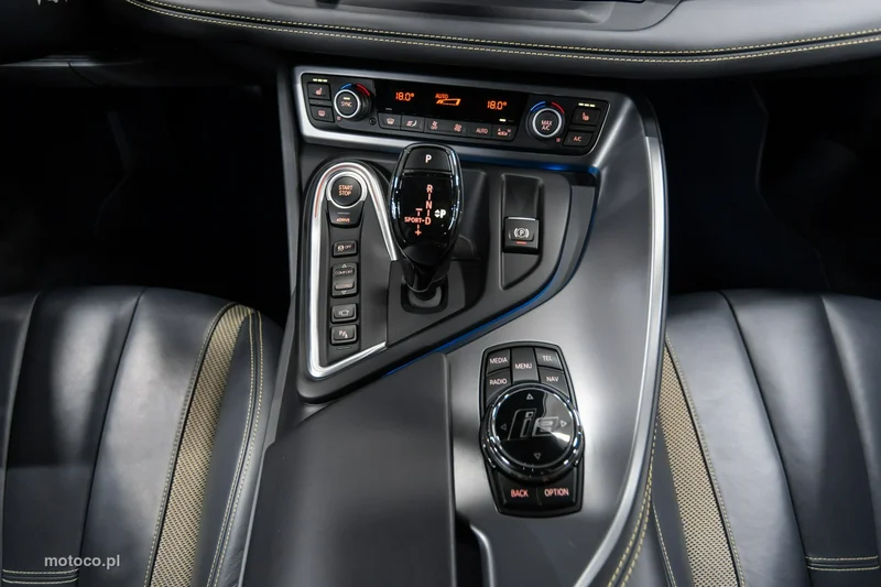 BMW i8 30