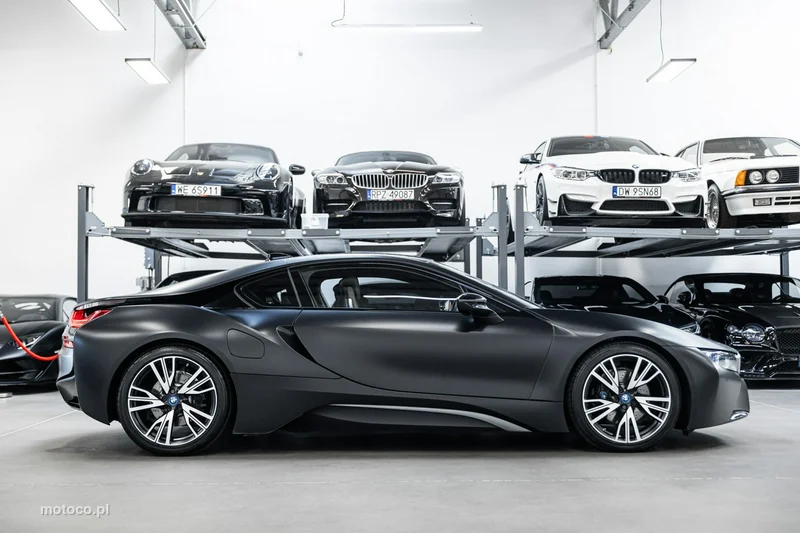 BMW i8 6