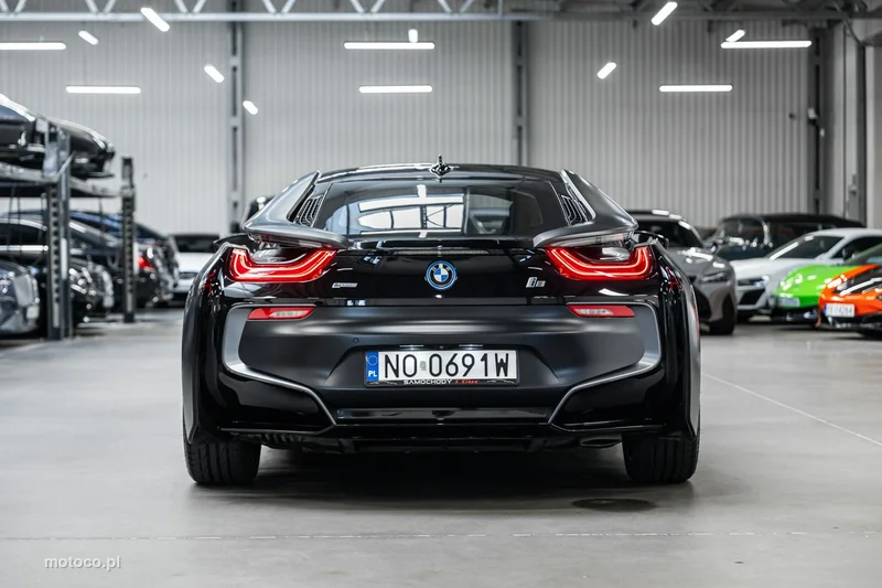 BMW i8 8