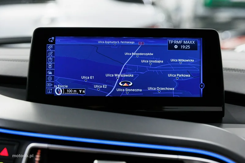 BMW i8 78