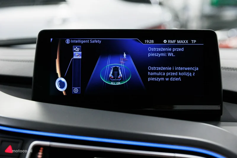 BMW i8 80