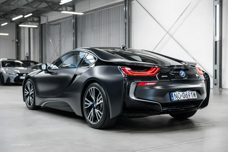 BMW i8 9