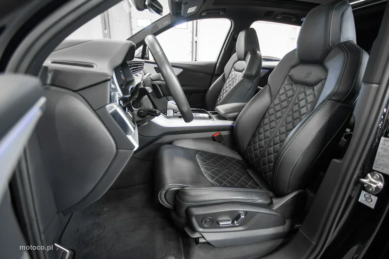 Audi SQ7 25