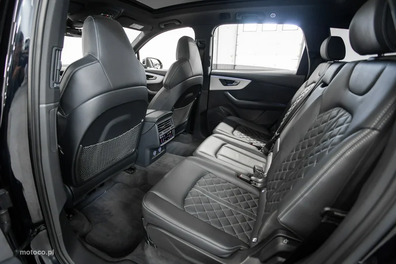 Audi SQ7 26