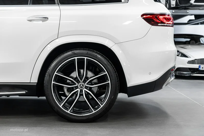 Mercedes-Benz GLS Klasa 48