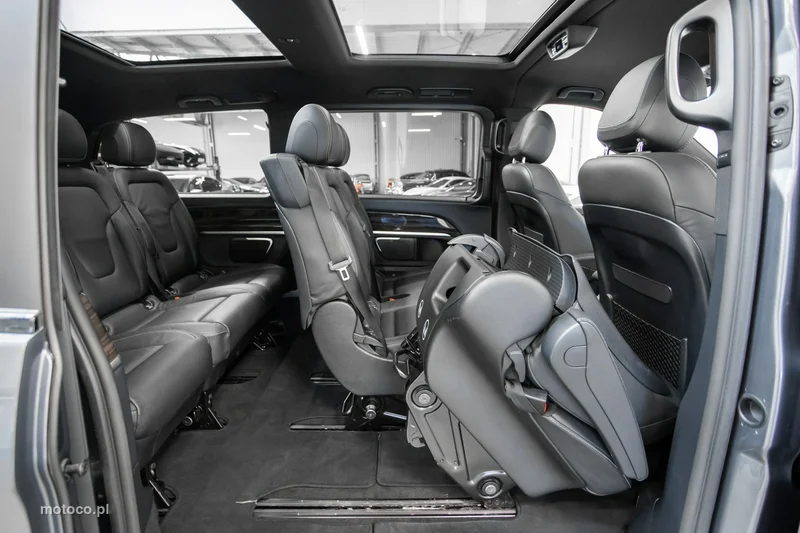 Mercedes-Benz Klasa V W447 V 300 18