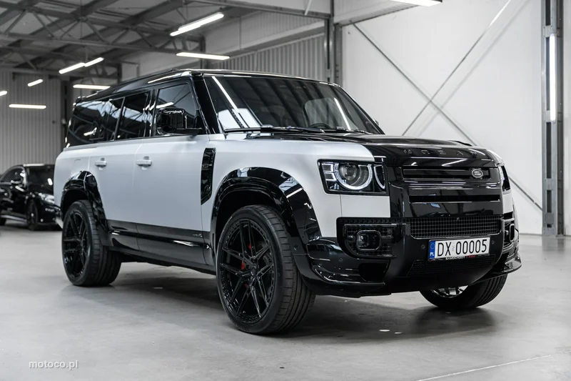 Land Rover Defender 3