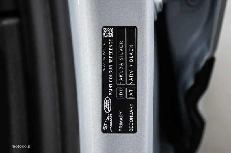 Land Rover Defender 57