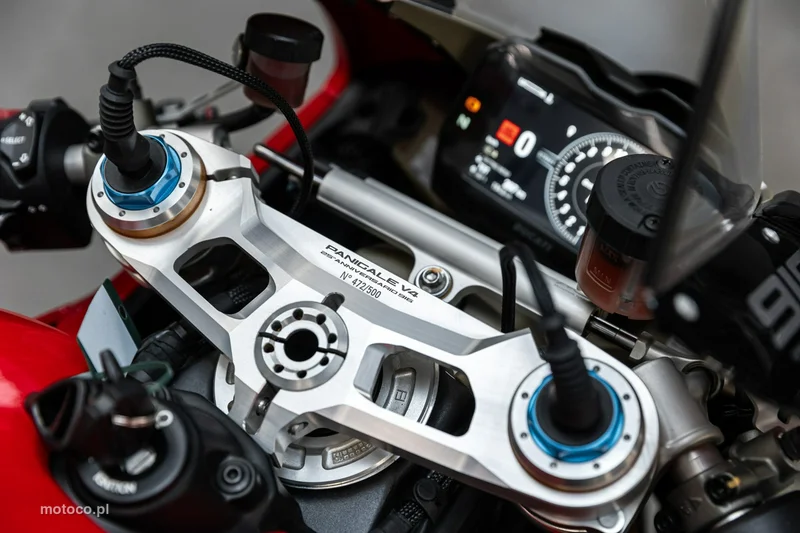 Ducati Inny 33