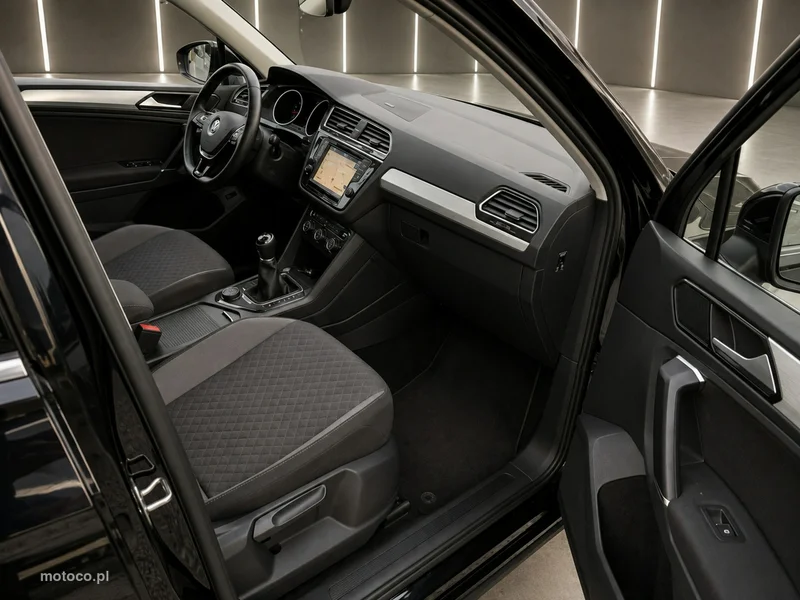 Volkswagen Tiguan AD 12