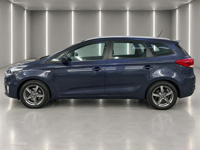 Kia Carens 5
