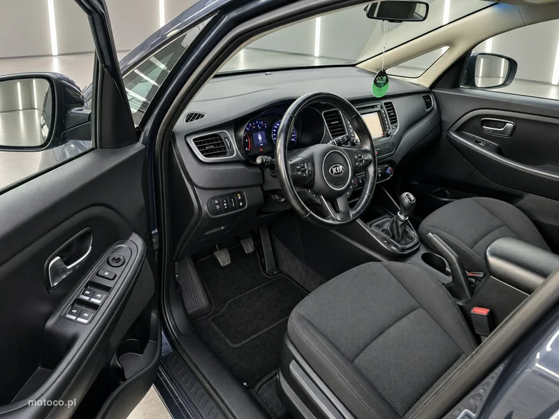 Kia Carens 9