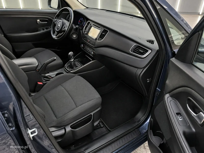Kia Carens 10