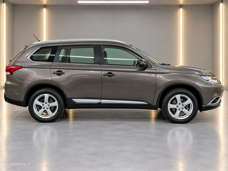 Mitsubishi Outlander 4