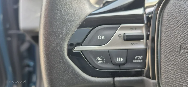 Peugeot 408 12