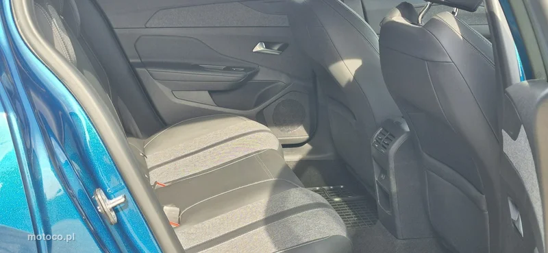 Peugeot 408 24