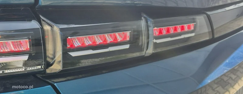 Peugeot 408 30
