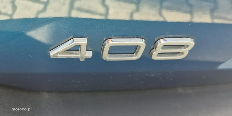 Peugeot 408 32