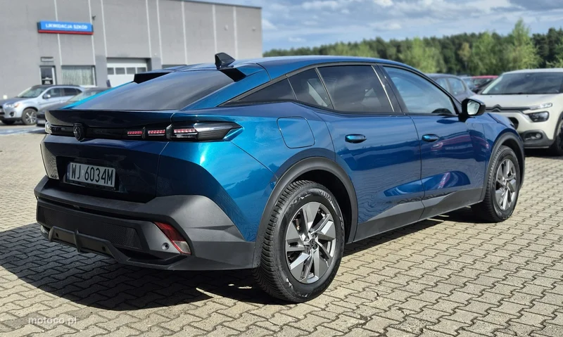Peugeot 408 5