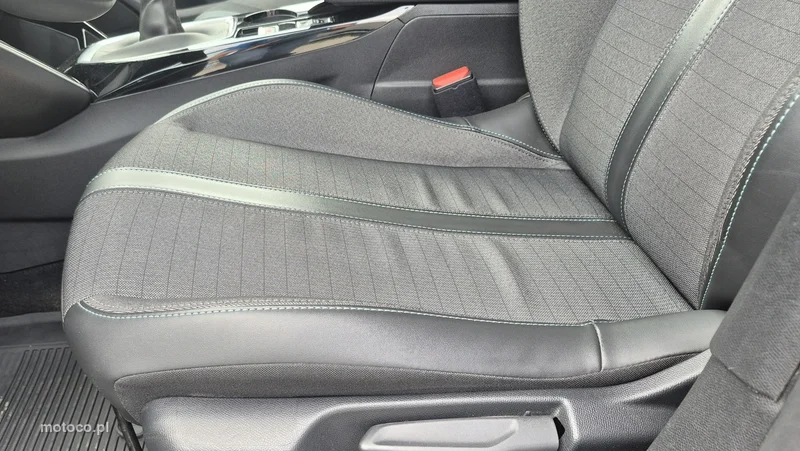 Peugeot 208 11