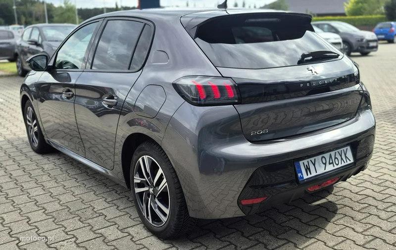 Peugeot 208 7