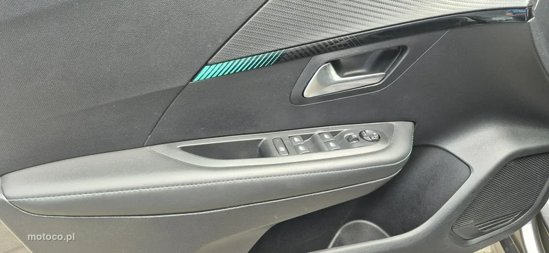 Peugeot 208 10