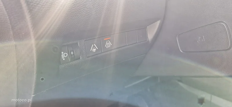 Peugeot 208 12