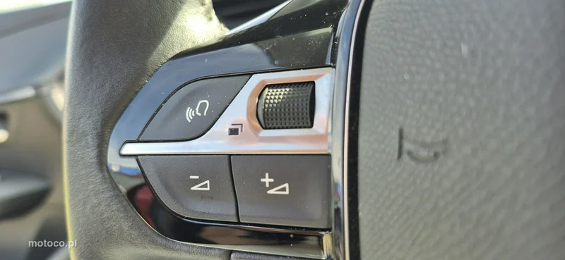 Peugeot 208 13