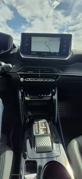 Peugeot 208 18