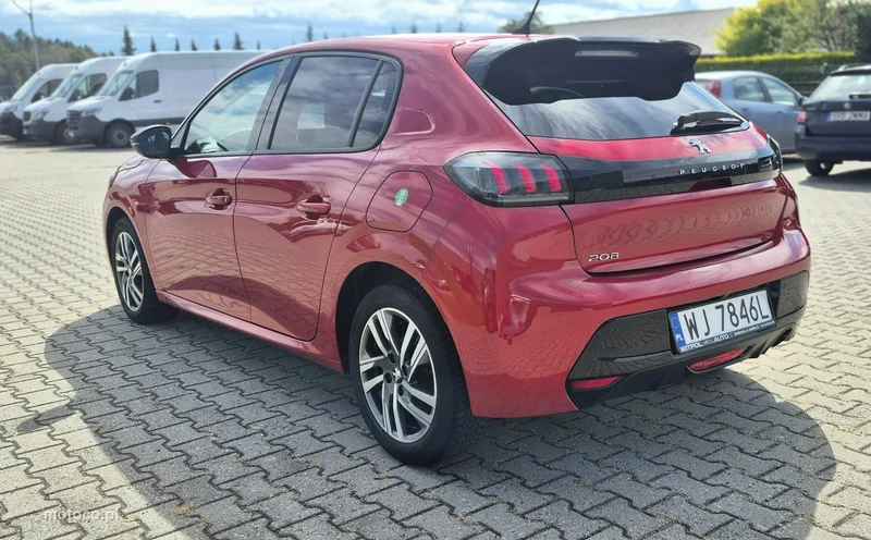 Peugeot 208 7