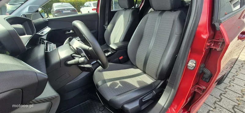 Peugeot 208 9