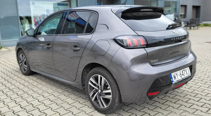 Peugeot 208 7